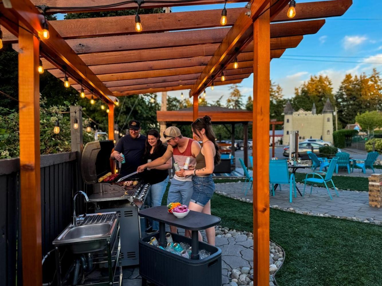 The Tide'S Inn Parksville Buitenkant foto