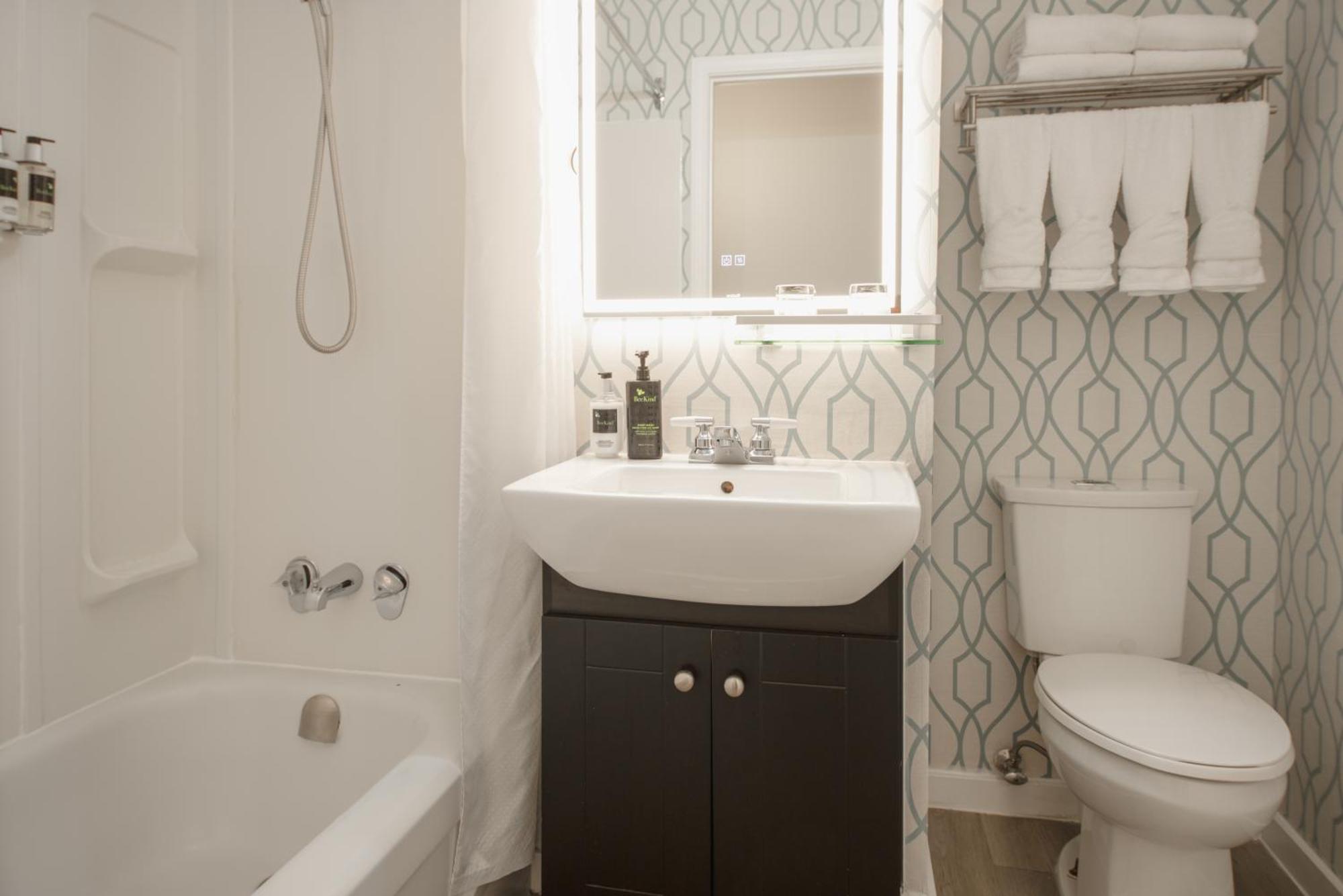 The Tide'S Inn Parksville Kamer foto
